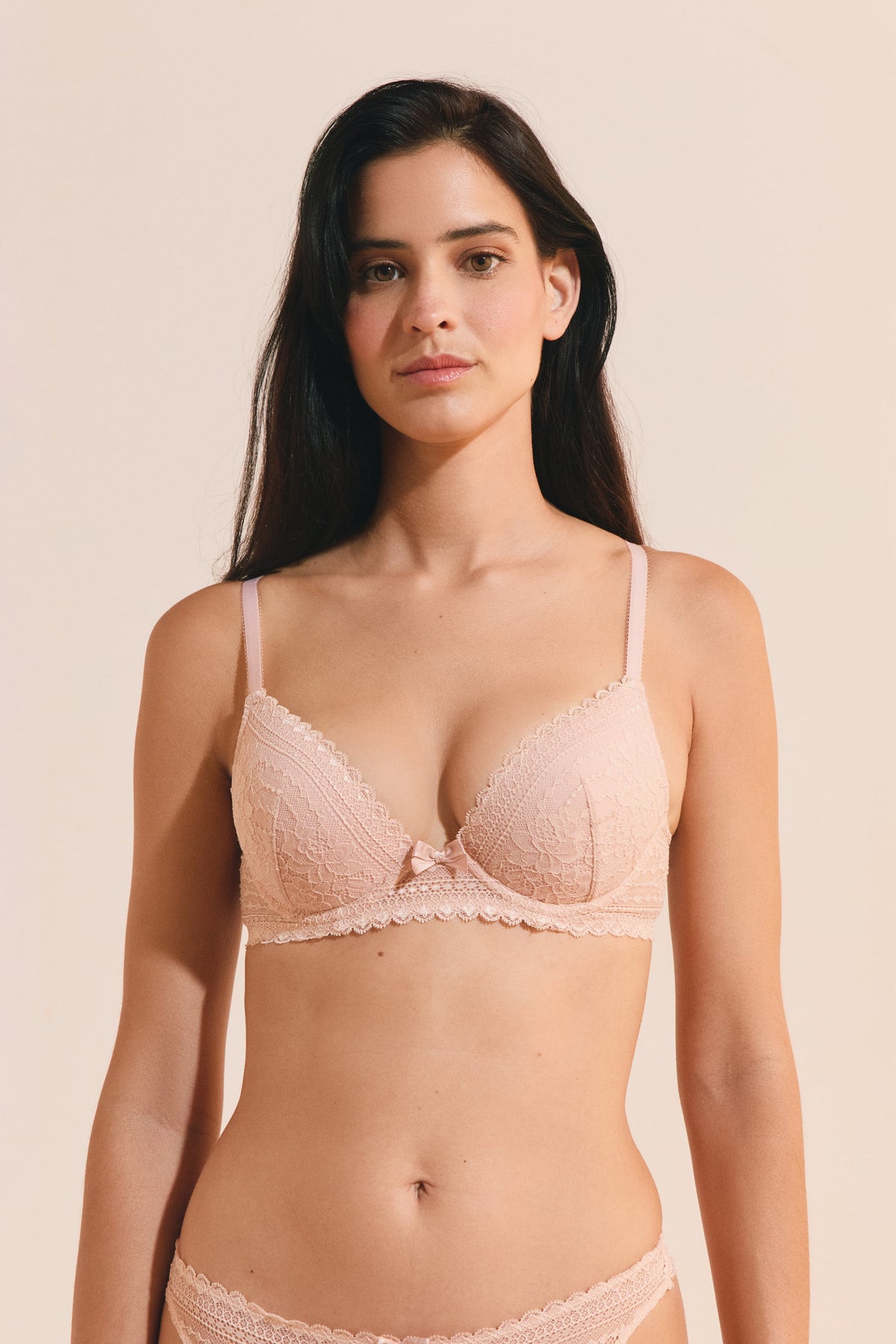 Soutien-gorge N.2 - Le push-up plongeant en dentelle - BLUSH