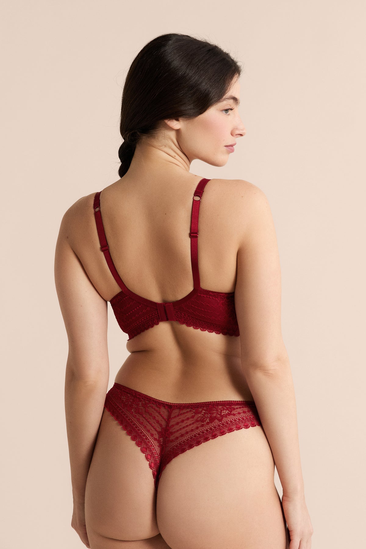 Soutien-gorge N.5 - Coques fines plongeant - CARDINAL